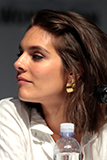 Caitlin Stasey broderimønster korssting – gratis!